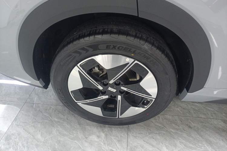 Used Geely Galaxy E5 2024 440km Launch Edition Right Rear Wheel Hub