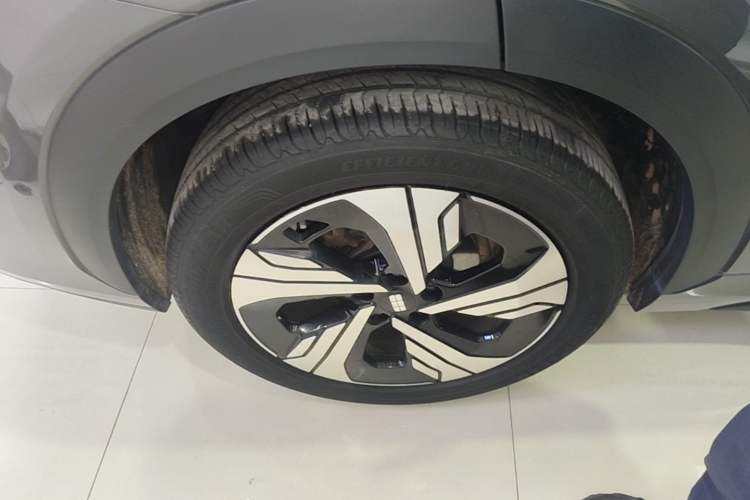 Used Geely Galaxy E5 2024 530km Starship Edition Right Rear Wheel Hub