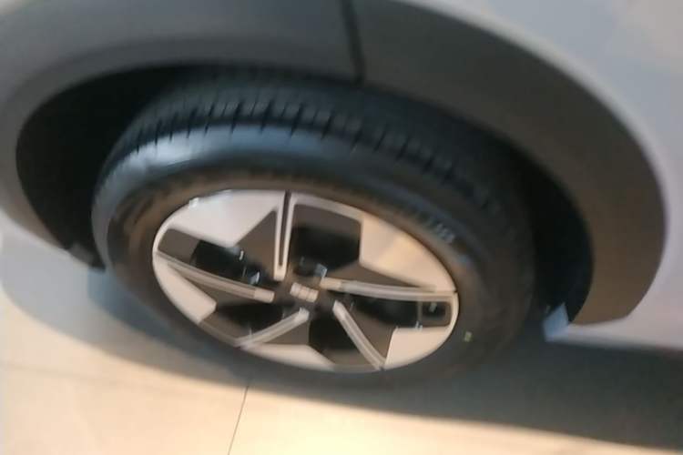 Used Geely Galaxy E5 2024 440km Launch Edition Right Rear Wheel Hub