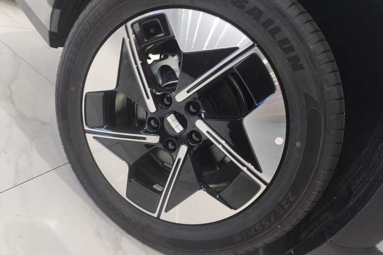 Used Geely Galaxy E5 2024 Model 530km Business Edition Right Rear Wheel Hub