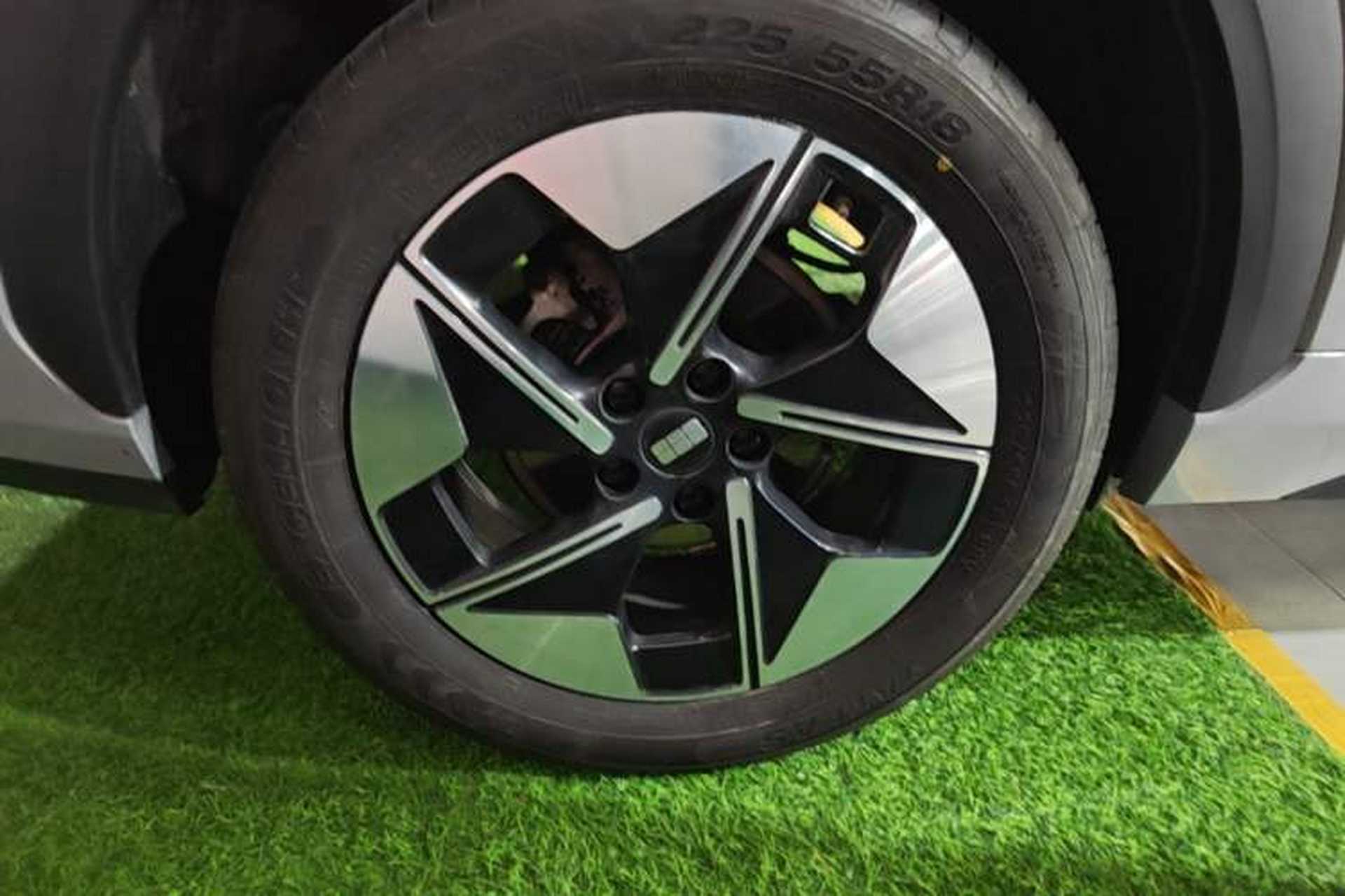 Used Geely Galaxy E5 2024 440km Exploration Version Right Rear Wheel Hub