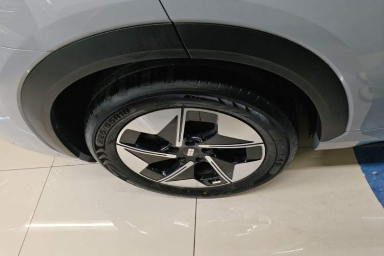 Used Geely Galaxy E5 2024 440km Exploration Version Right Rear Wheel Hub