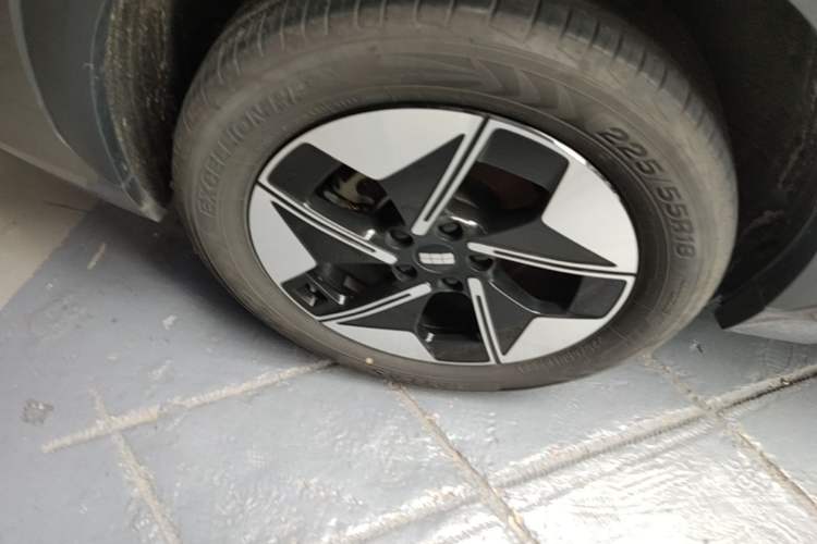 Used Geely Galaxy E5 2024 440km Launch Edition Right Rear Wheel Hub