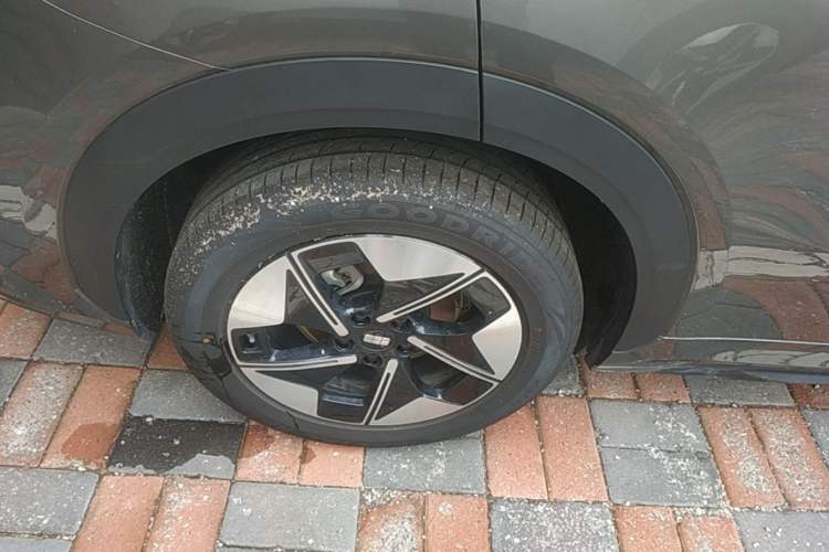 Used Geely Galaxy E5 2024 530 km Exploration+ Version Right Rear Wheel Hub