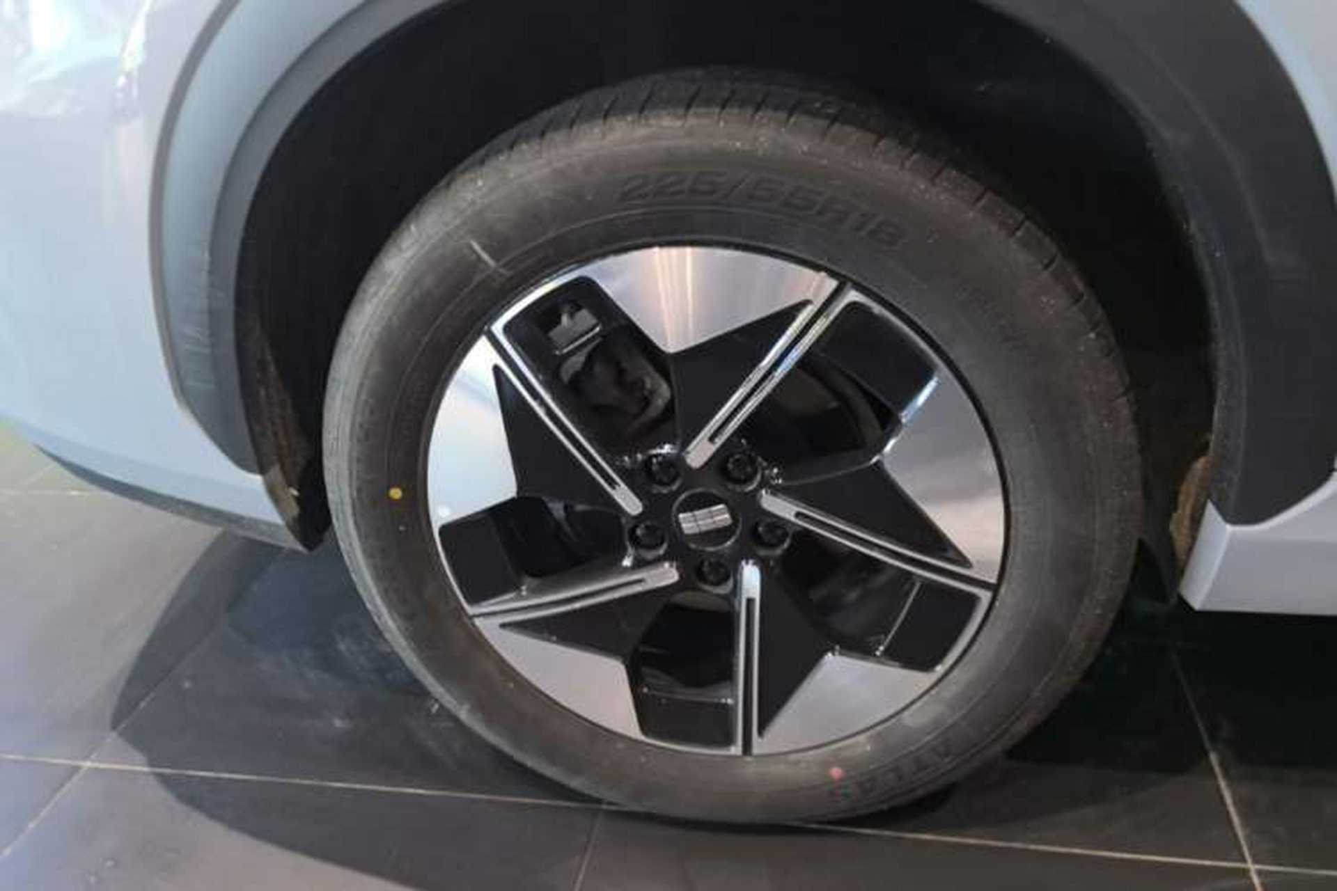 Used Geely Galaxy E5 2024 530km Long-Range Version Right Rear Wheel Hub