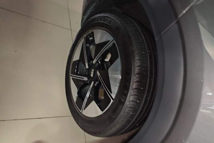 Used Geely Galaxy E5 2024 530 km Exploration+ Version Right Rear Wheel Hub