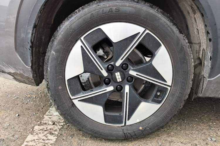 Used Geely Galaxy E5 2024 440km Exploration Version Right Rear Wheel Hub