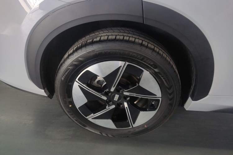 Used Geely Galaxy E5 2024 440km Exploration Version Right Rear Wheel Hub