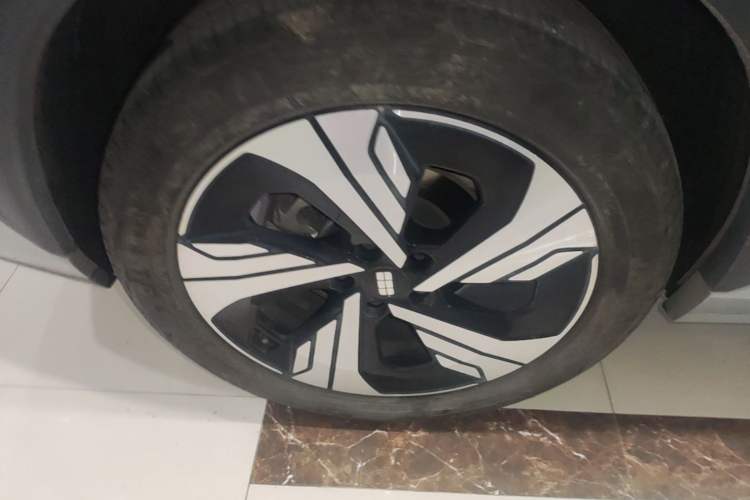 Used Geely Galaxy E5 2024 530km Starship Edition Right Rear Wheel Hub