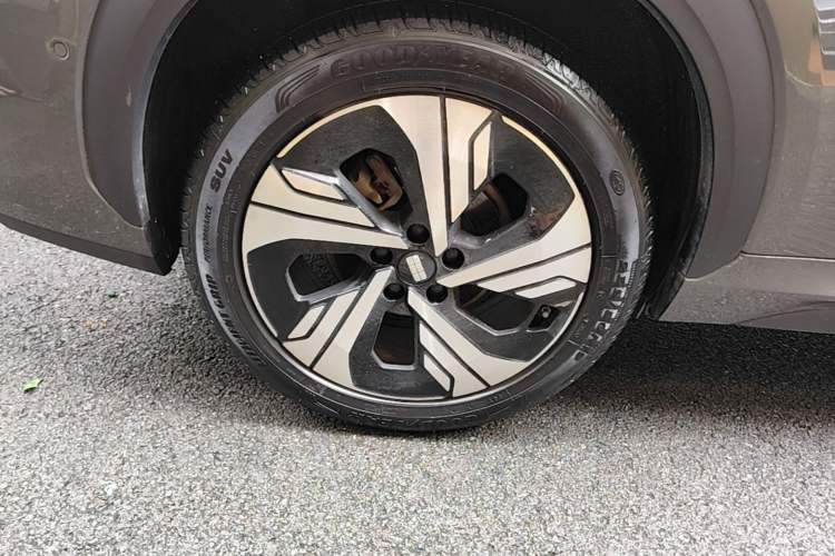 Used Geely Galaxy E5 2024 530km Starship Edition Right Rear Wheel Hub