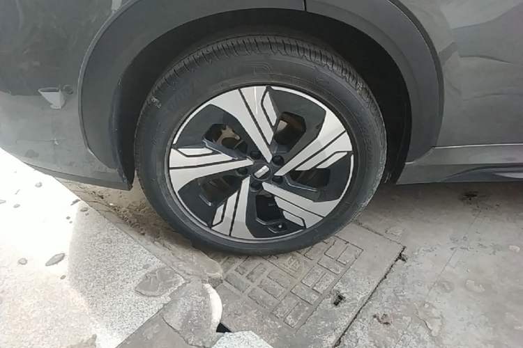 Used Geely Galaxy E5 2024 530km Starship Edition Right Rear Wheel Hub