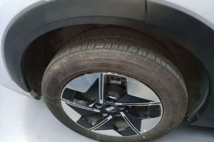 Used Geely Galaxy E5 2024 Model 530km Business Edition Right Rear Wheel Hub