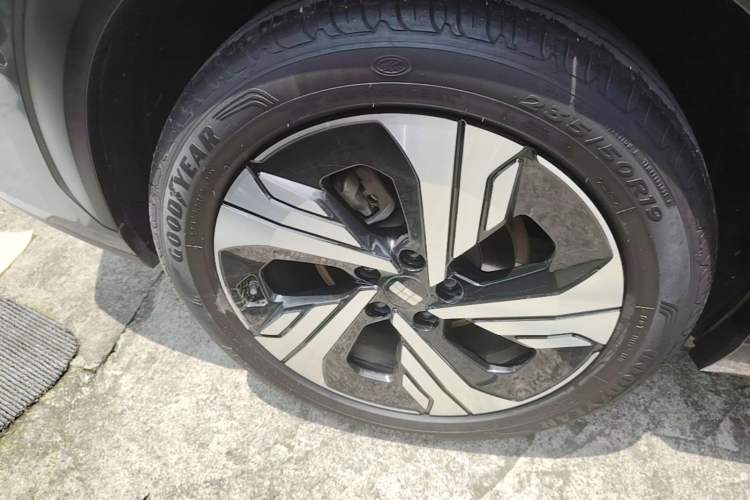 Used Geely Galaxy E5 2024 530km Starship Edition Right Rear Wheel Hub