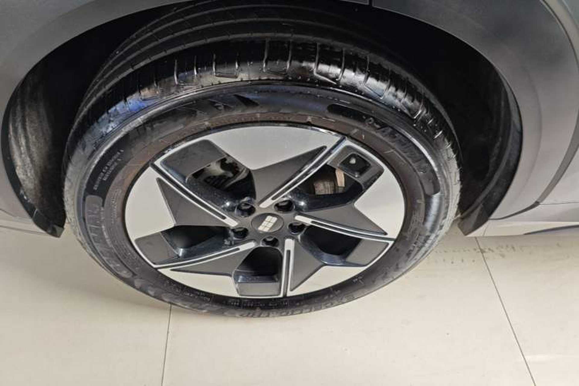 Used Geely Galaxy E5 2024 530 km Exploration+ Version Right Rear Wheel Hub