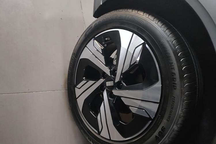Used Geely Galaxy E5 2024 530km Starship Edition Right Rear Wheel Hub