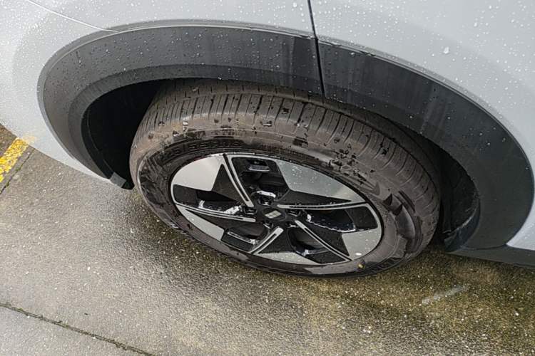 Used Geely Galaxy E5 2024 Model 530km Business Edition Right Rear Wheel Hub