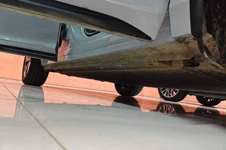 Used Geely Galaxy E5 2024 530 km Exploration+ Version Right Side Sill