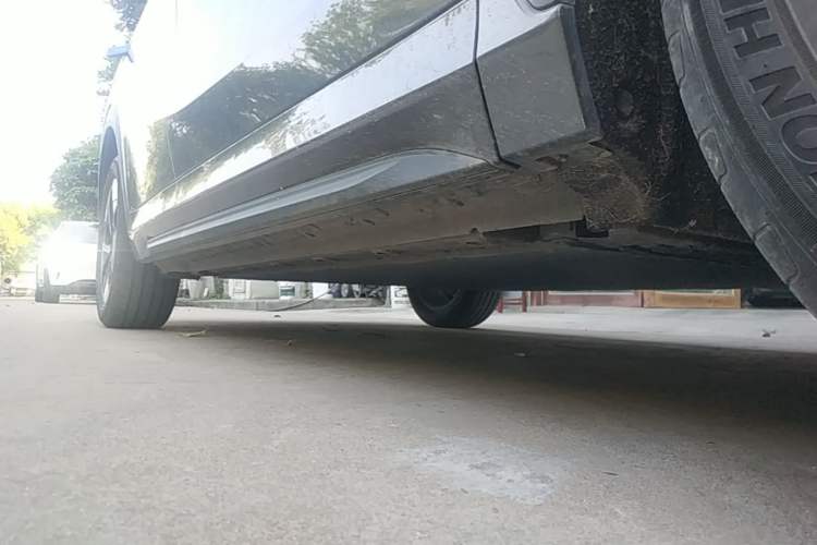 Used Geely Galaxy E5 2024 440km Exploration Version Right Side Sill