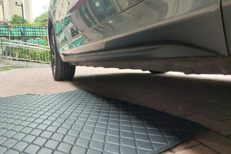 Used Geely Galaxy E5 2024 530 km Exploration+ Version Right Side Sill