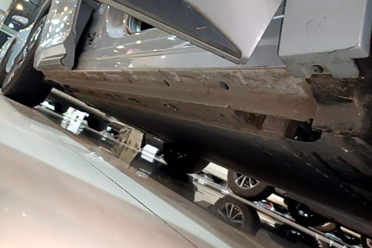 Used Geely Galaxy E5 2024 530 km Exploration+ Version Right Side Sill