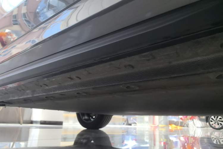 Used Geely Galaxy E5 2024 440km Exploration Version Right Side Sill
