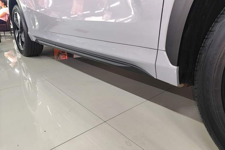 Used Geely Galaxy E5 2024 530km Starship Edition Right Side Sill
