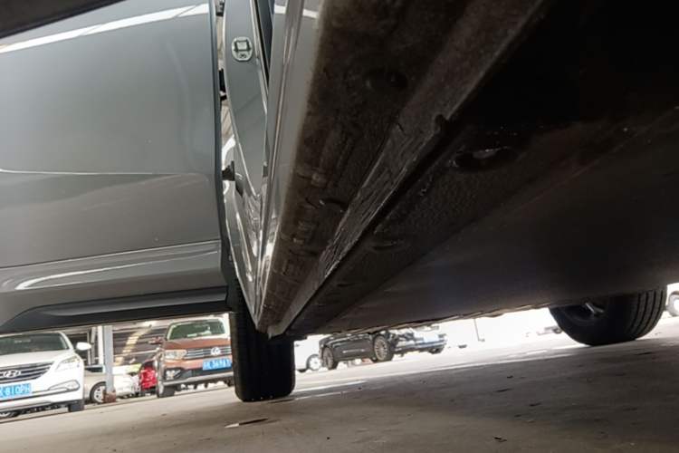 Used Geely Galaxy E5 2024 530 km Exploration+ Version Right Side Sill