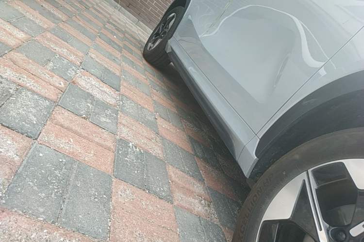 Used Geely Galaxy E5 2024 440km Exploration Version Right Side Sill