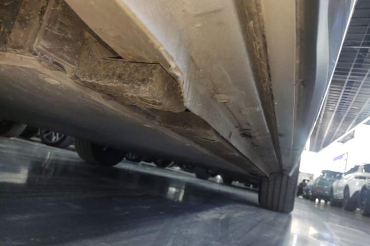 Used Geely Galaxy E5 2024 440km Exploration Version Right Side Sill