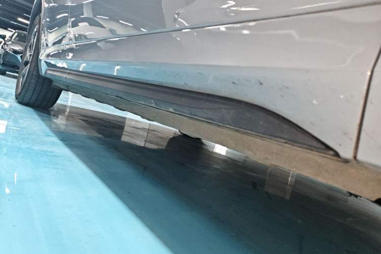 Used Geely Galaxy E5 2024 530 km Exploration+ Version Right Side Sill