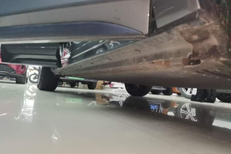 Used Geely Galaxy E5 2024 440km Exploration Version Right Side Sill