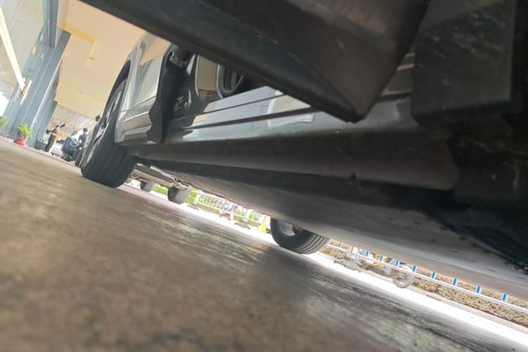 Used Geely Galaxy E5 2024 530 km Exploration+ Version Right Side Sill
