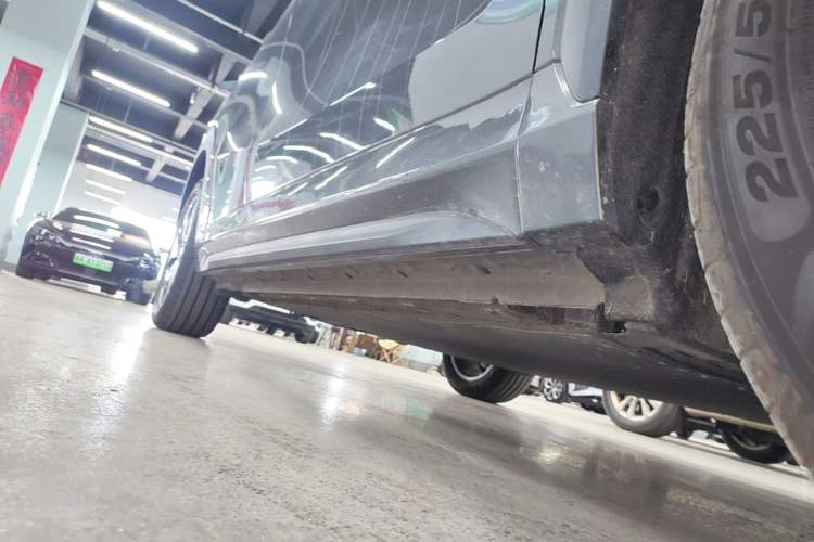 Used Geely Galaxy E5 2024 530 km Exploration+ Version Right Side Sill