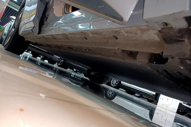 Used Geely Galaxy E5 2024 530 km Exploration+ Version Right Side Sill