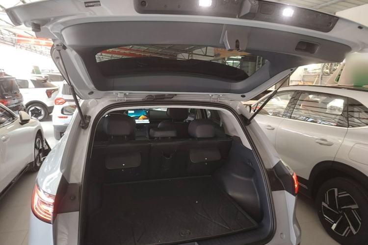 Used Geely Galaxy E5 2024 530km Long-Range Version Trunk