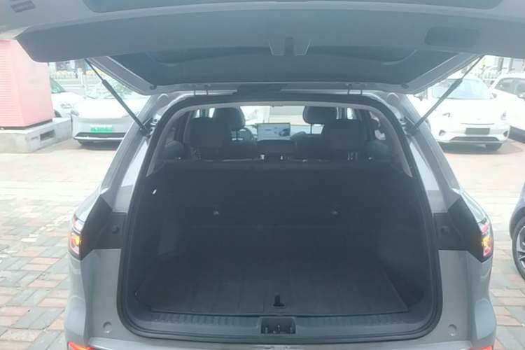 Used Geely Galaxy E5 2024 440km Exploration Version Trunk
