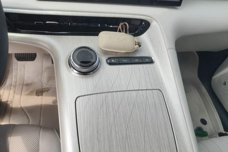 Used Geely Galaxy E5 2024 530 km Exploration+ Version Gear Lever
