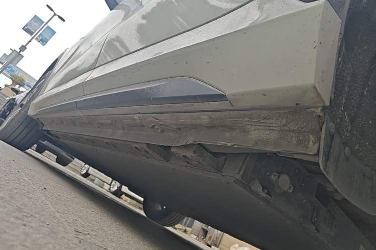 Used Geely Galaxy E5 2024 440km Exploration Version Left Side Sill