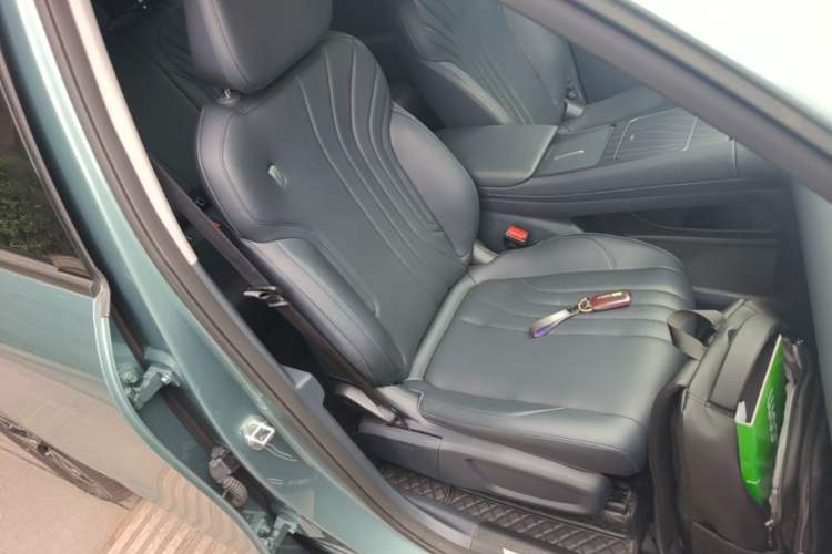 Used Geely Galaxy E5 2024 530km Long-Range Version Right Front Seat