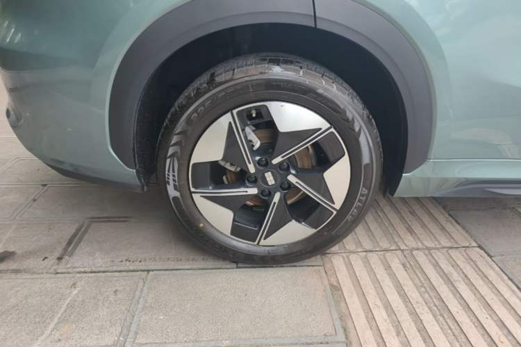 Used Geely Galaxy E5 2024 530km Long-Range Version Right Rear Wheel Hub