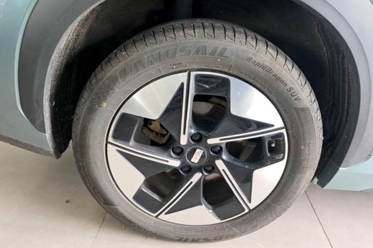 Used Geely Galaxy E5 2024 530 km Exploration+ Version Right Rear Wheel Hub
