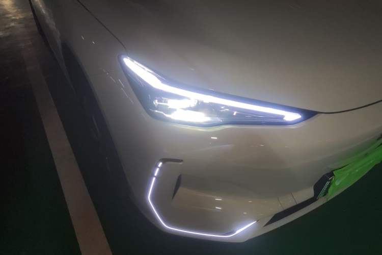 Used Geely Galaxy E5 2024 530 km Exploration+ Version Right Front Headlight