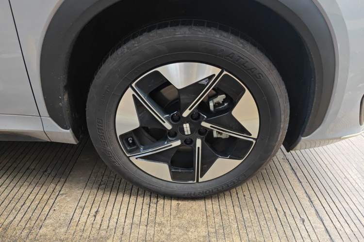 Used Geely Galaxy E5 2024 440km Launch Edition Right Front Wheel Hub