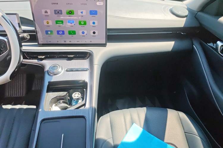 Used Geely Galaxy E5 2024 530 km Exploration+ Version Audio And AC Panel