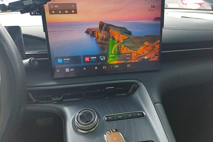 Used Geely Galaxy E5 2024 530km Long-Range Version Audio And AC Panel