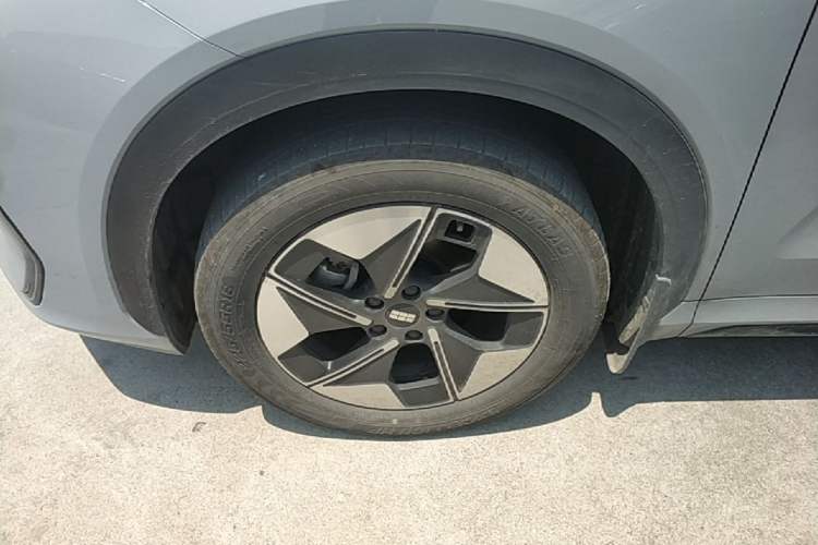 Used Geely Galaxy E5 2024 440km Launch Edition Exterior 4