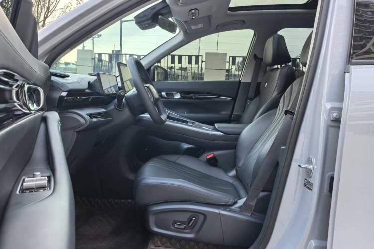 Used Geely Galaxy E5 2024 440km Exploration Version Exterior 4