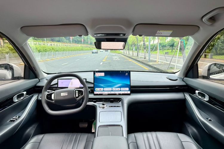 Used Geely Galaxy E5 2024 440km Launch Edition Interior 2