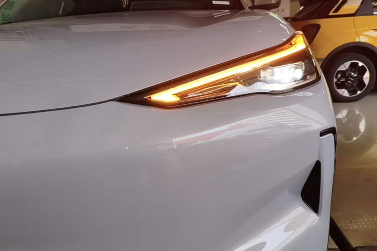 Used Geely Galaxy E5 2024 530km Long-Range Version Left Front Headlight