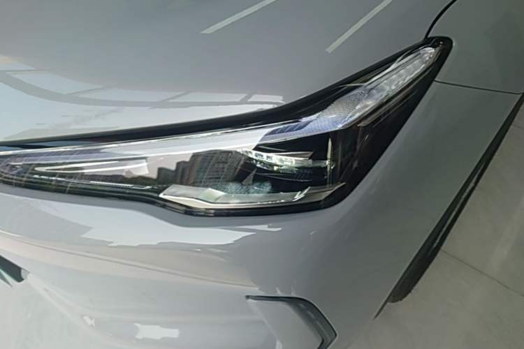 Used Geely Galaxy E5 2024 440km Exploration Version Left Front Headlight